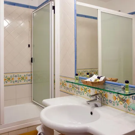 Ξενοδοχείο Hotel Amalfi 3*