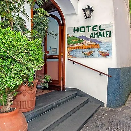 Hotel Amalfi 3*