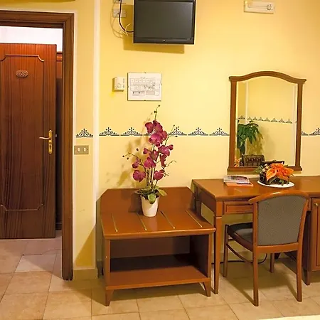 Hotel Amalfi 3*