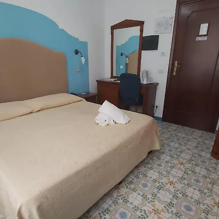 Hotel Amalfi Амальфи
