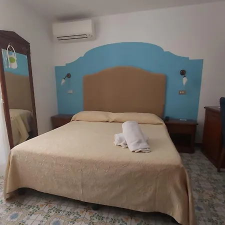Hotel Amalfi 3* Амальфи