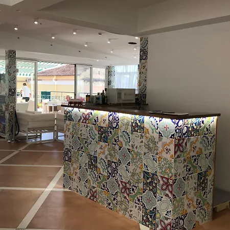 Hotel Amalfi Отель 3*