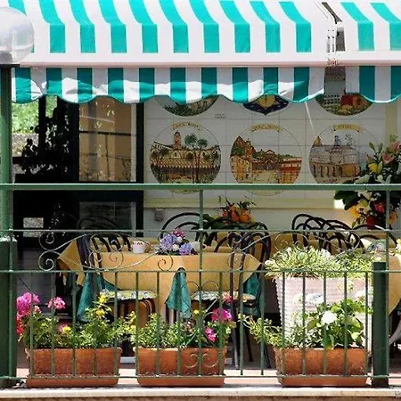 Hotel Amalfi Амальфи