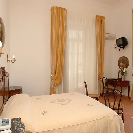 Hotel Amalfi 3* Амальфи