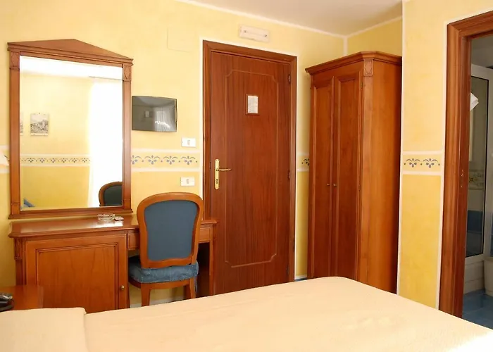 Hotel Amalfi Отель