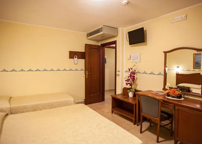 Hotel Amalfi Отель Амальфи