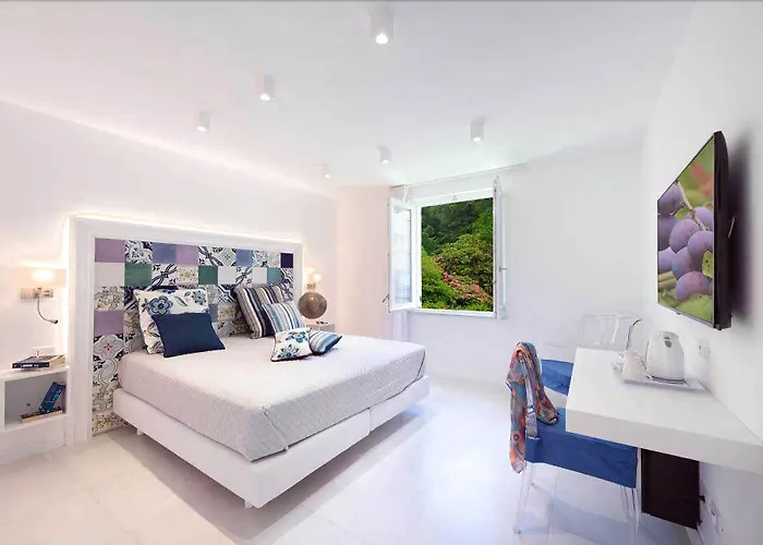 Hotel Amalfi 3* Амальфи