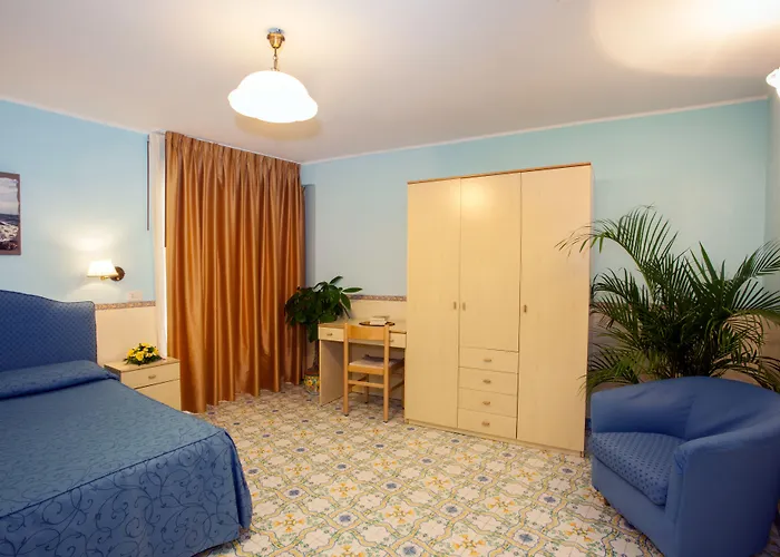 Отель Hotel Amalfi