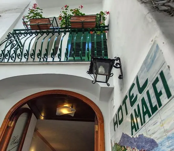 Отель Hotel Amalfi
