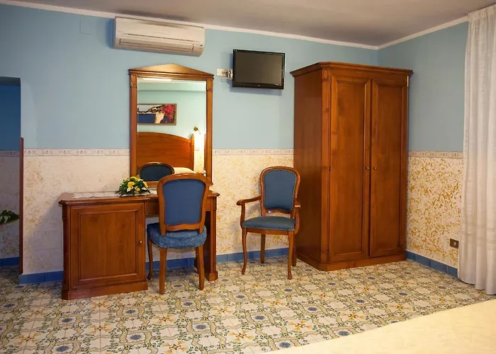 Отель Hotel Amalfi