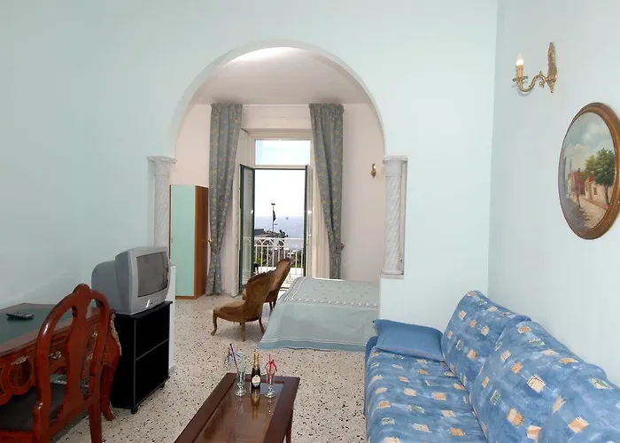 Отель Hotel Amalfi 3*